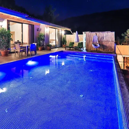 İslamlar 2 Bedroom Secluded With Private Pool Hot Tub *