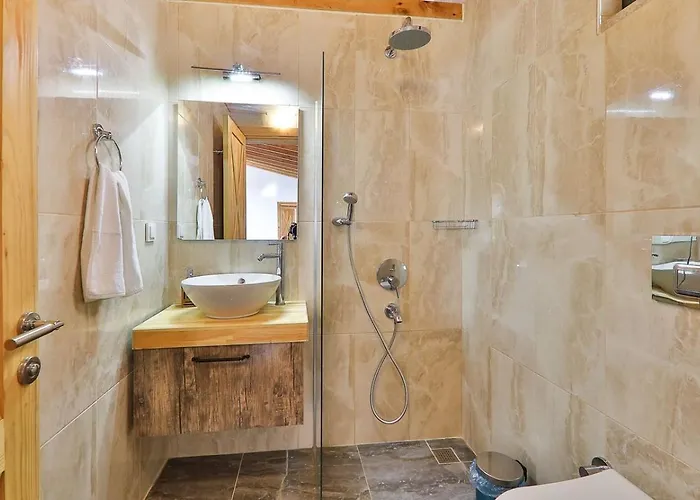 İslamlar 2 Bedroom Secluded With Private Pool Hot Tub Villa