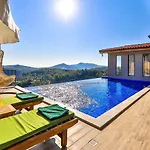 İslamlar 2 Bedroom Secluded With Private Pool Hot Tub * Kalkan