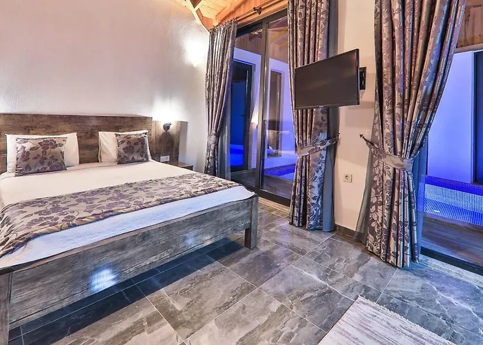 İslamlar 2 Bedroom Secluded With Private Pool Hot Tub فيلة *