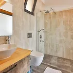 İslamlar 2 Bedroom Secluded With Private Pool Hot Tub فيلة كالكان